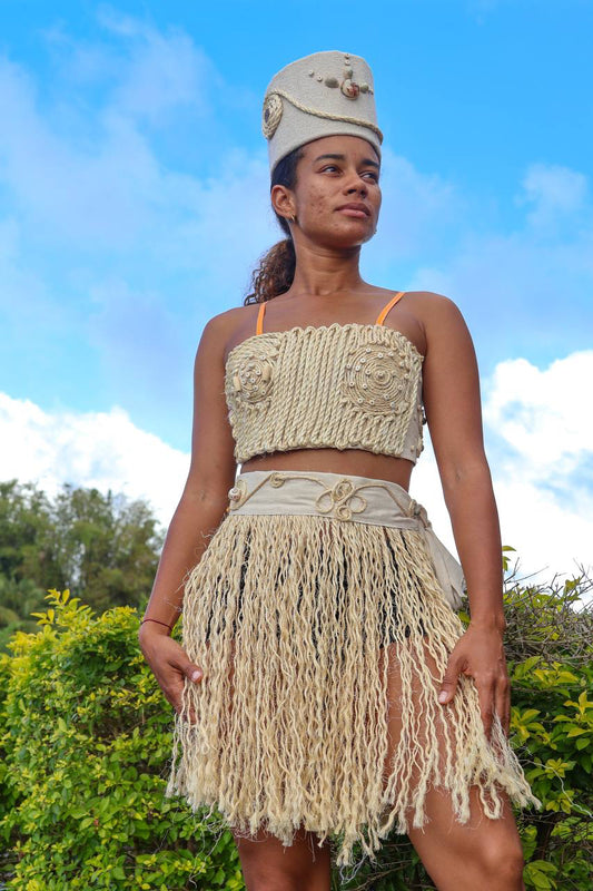 LIANAKA.                                Ensemble femme en macramé