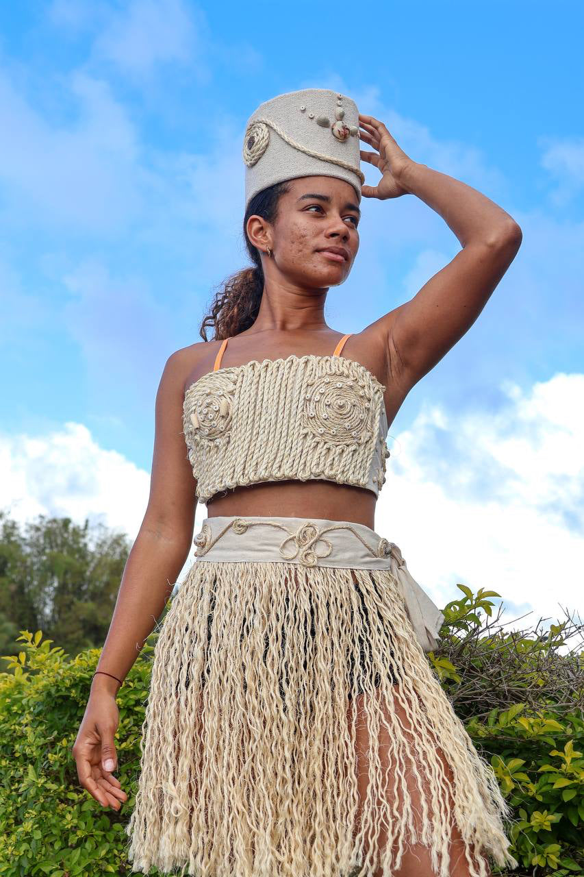 LIANAKA.                                Ensemble femme en macramé