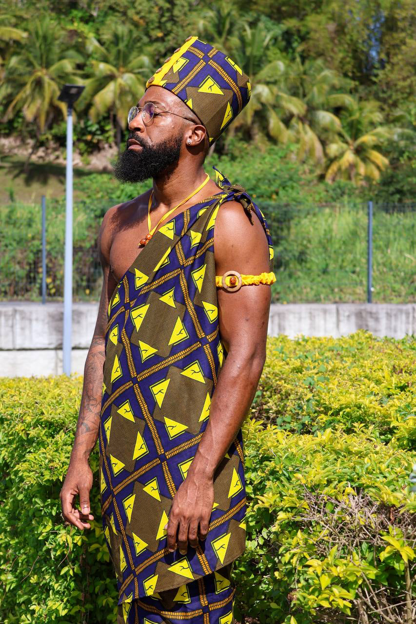 ROYAL.                                     Ensemble homme en tissu Africain